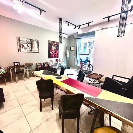 Swed Cab Embassy Hostel Varna