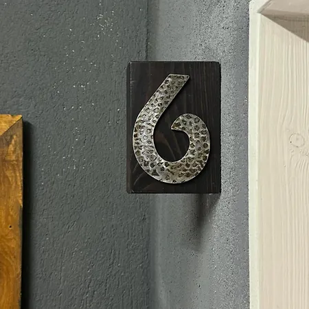 Swed Cab Embassy ヴァルナ