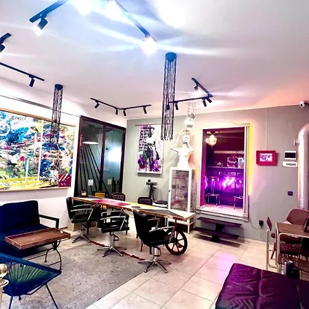 호스텔 Swed Cab Embassy *