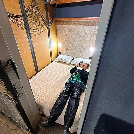 Hostel Swed Cab Embassy Βάρνα