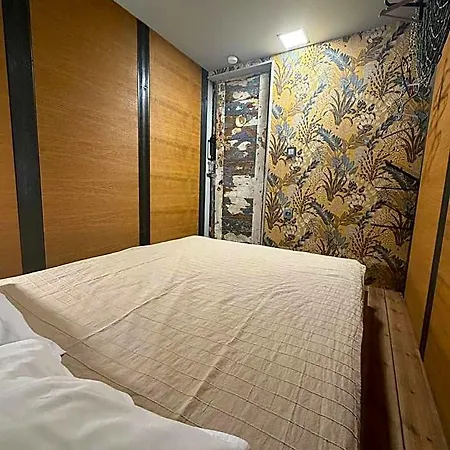 Swed Cab Embassy Hostel Βάρνα