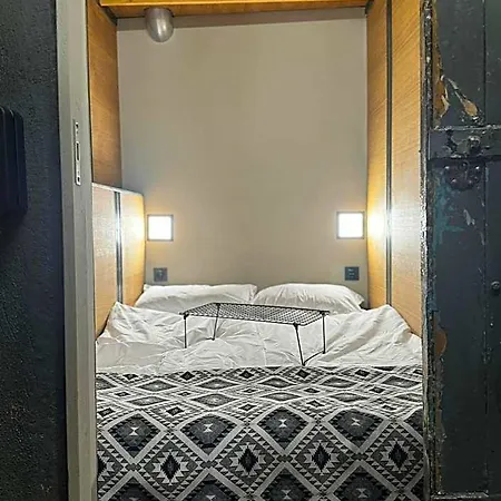 Hostel Swed Cab Embassy Βάρνα