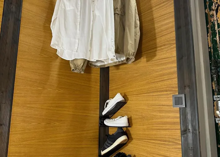 Swed Cab Embassy Hostal