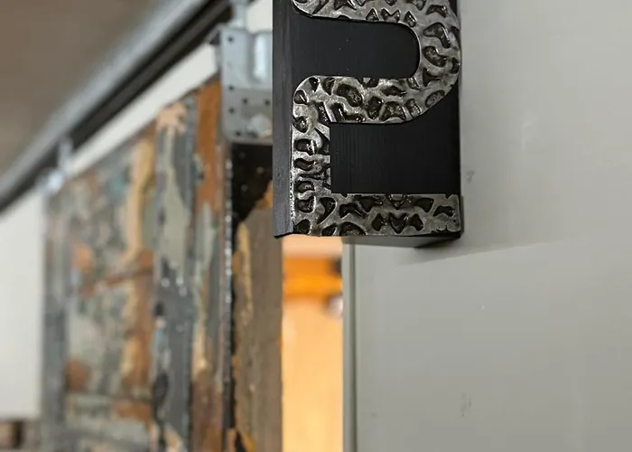 Swed Cab Embassy ホステル