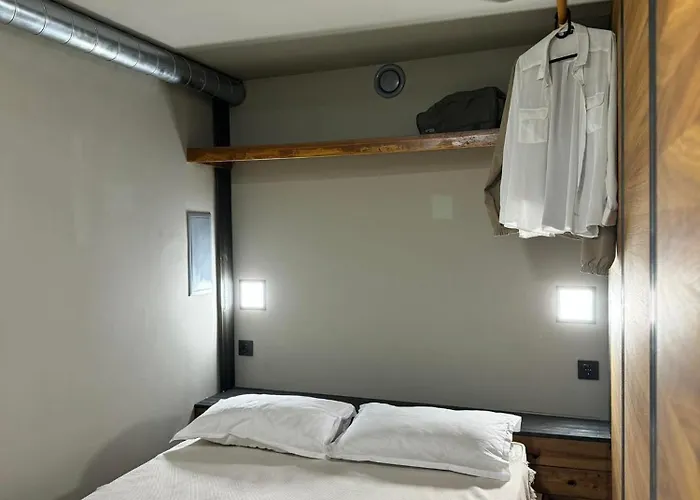 Hostal Swed Cab Embassy