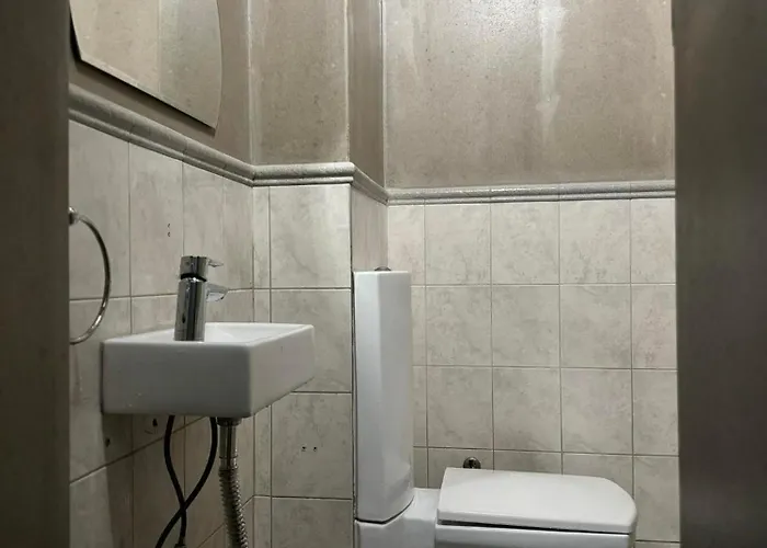 Swed Cab Embassy Hostal *