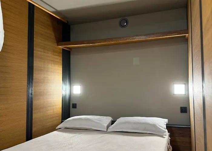 Hostal Swed Cab Embassy Varna