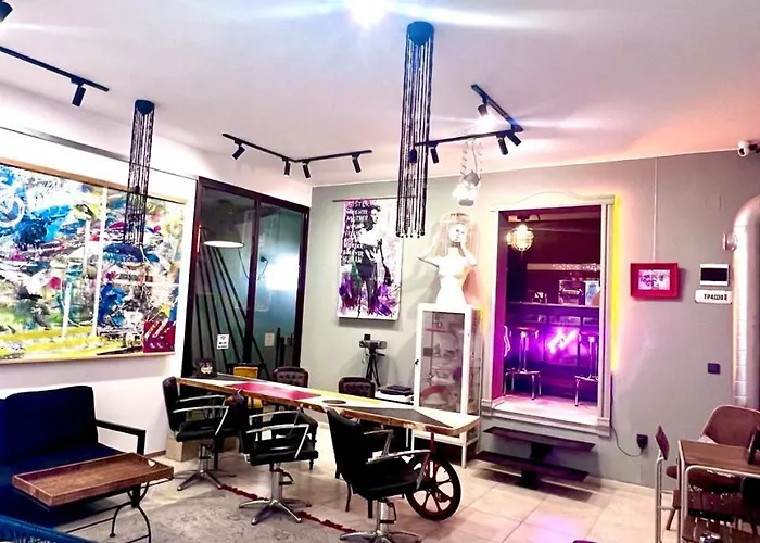 Hostal Swed Cab Embassy *